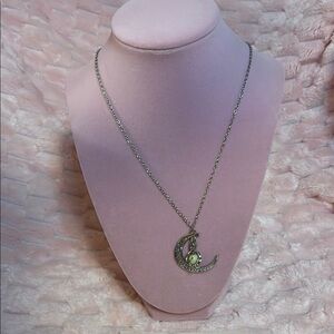 NWT’s- Elegant Silver Moon Pendant Necklace. It glows in the dark.